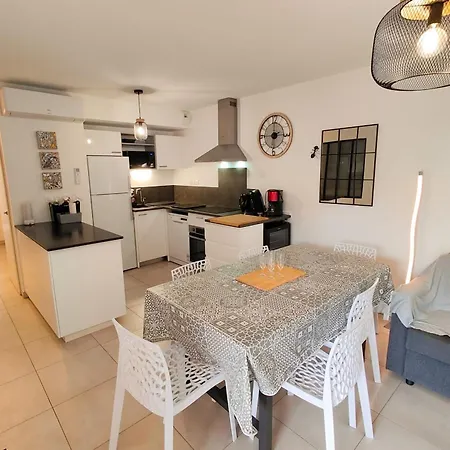 T3 Climatisee En Avec Piscine Villa Vias