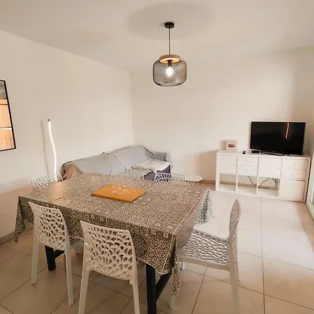 Riboleys - T3 Climatisée Avec Piscine Vias