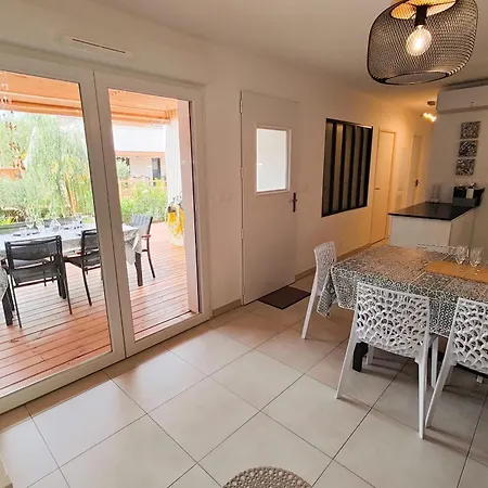 Villa T3 Climatisee En Avec Piscine