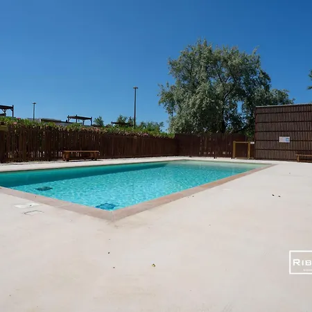 Riboleys - T3 Climatisee Avec Piscine *